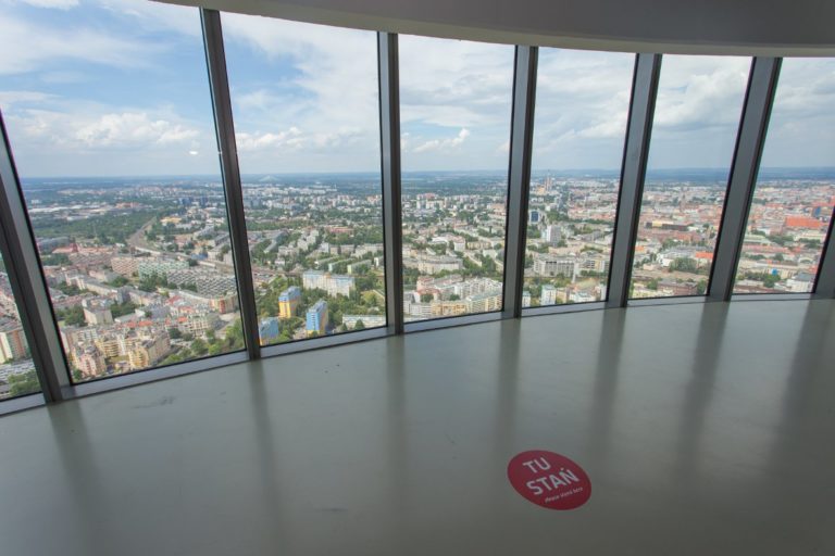 taras sky tower3 jpg 768x512